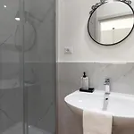 Amazing In The Center + Wifi דירה טריאסטה