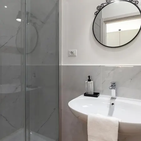 Amazing In The Center + Wifi Apartment Trieste